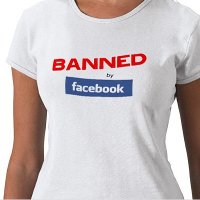 camiseta 'baned by Facebook'